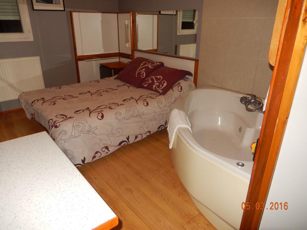 Hotel Eco Logis Espace Bellevue Séméac 외부 사진