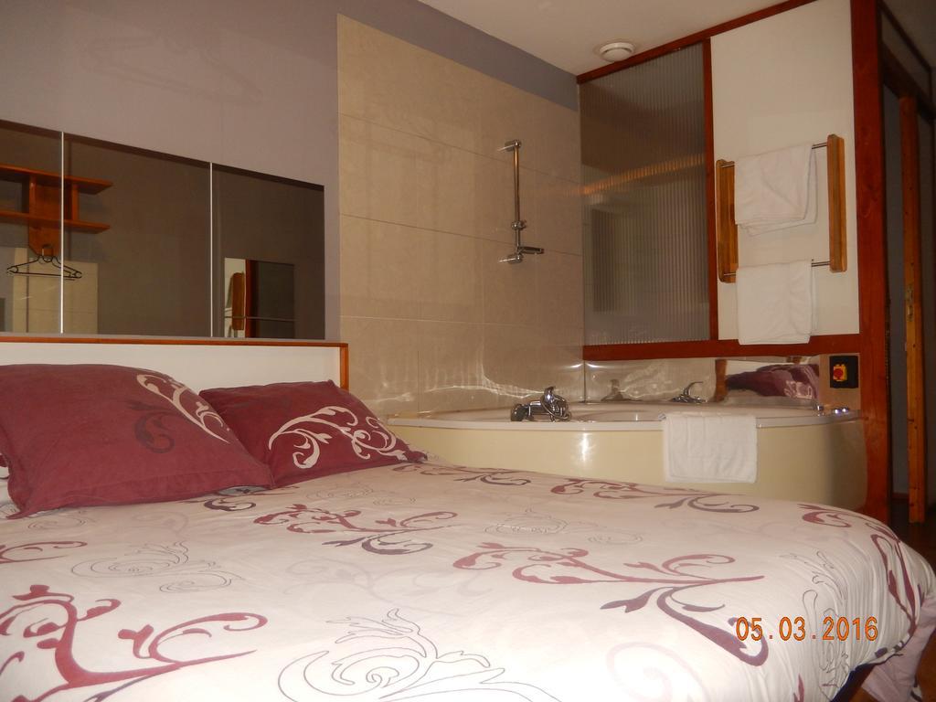 Hotel Eco Logis Espace Bellevue Séméac 외부 사진